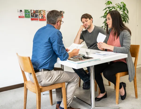 Sozialberatung, Schuldenberatung, Coronakrise, Armut, junge Menschen, Einzelberatung, Paarberatung, Corona-Hilfe, Beratung, Familienberatung
 
consultation sociale, conseil social, conseil dette, désendettement, crise du coronavirus, pauvreté, jeunes, consultation individuelle et de couple , Aide et conseil, consultation sociales, Aide au désendettement)