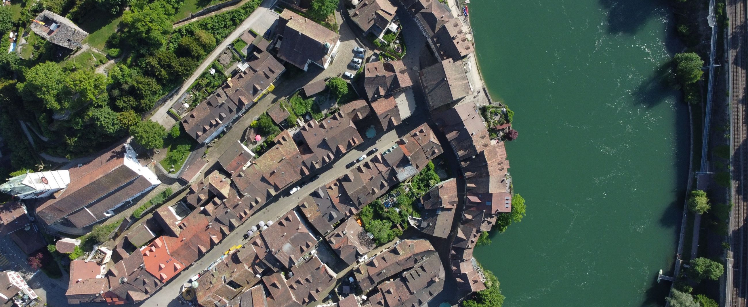Riviere suisse drone ville