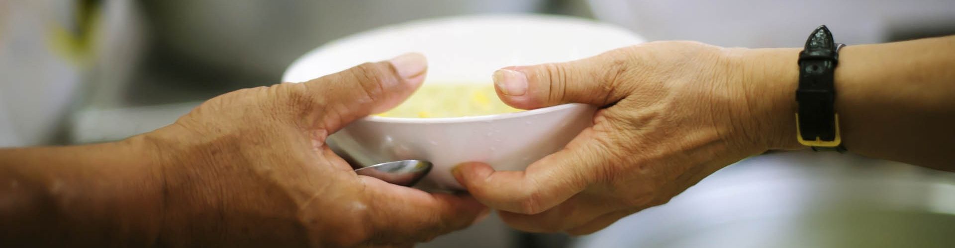 Caritas vaud sdf repas sans abri mains
